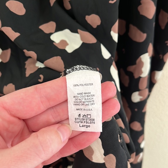 FSL Apparel Off the Shoulder Top - Picture 4 of 5